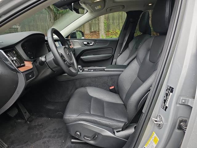 Used 2023 Volvo XC60 B5 Plus w/ Climate Package AWD/4WD image 9