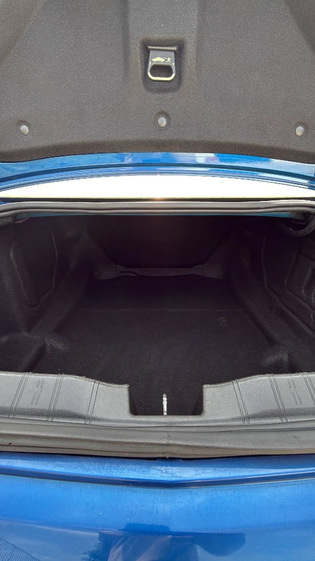 Used 2018 Chevrolet Camaro LT RWD image 23