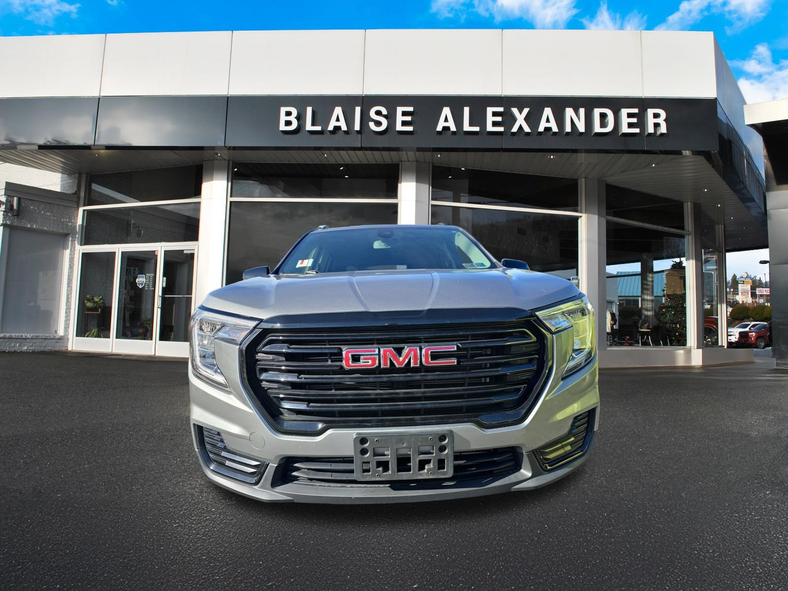 Used 2023 GMC Terrain SLE w/ Driver Convenience Package AWD/4WD image 9