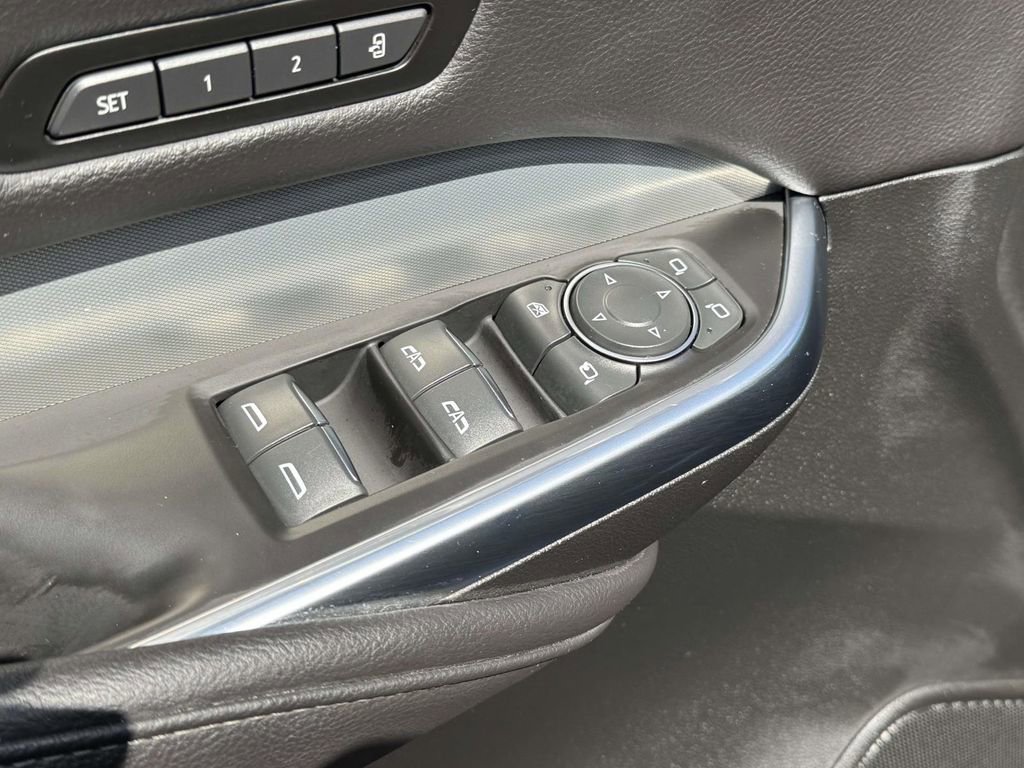 Used 2023 Cadillac XT4 Premium Luxury w/ Cold Weather Package AWD/4WD image 16