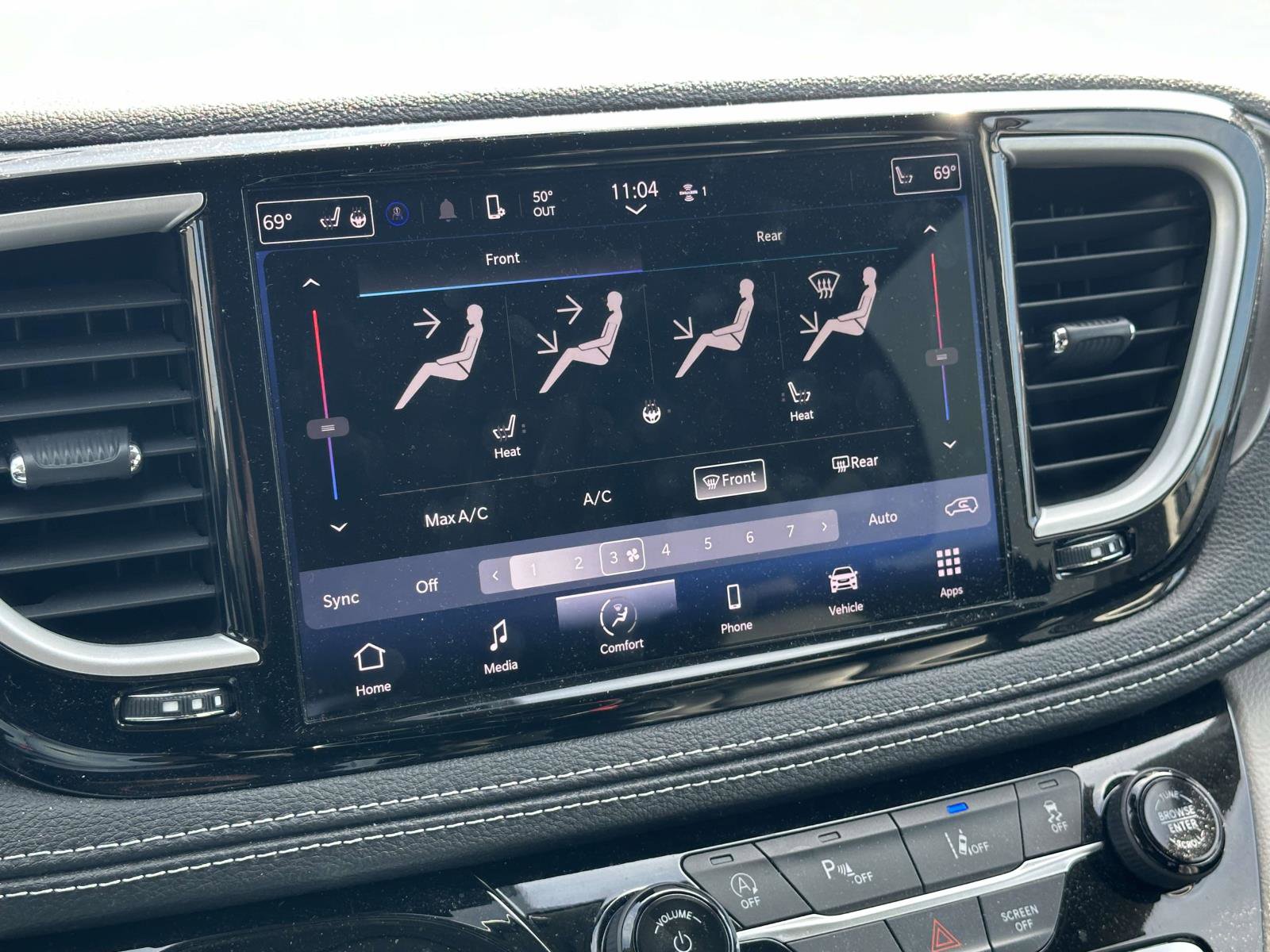 Used 2023 Chrysler Pacifica Touring-L image 26