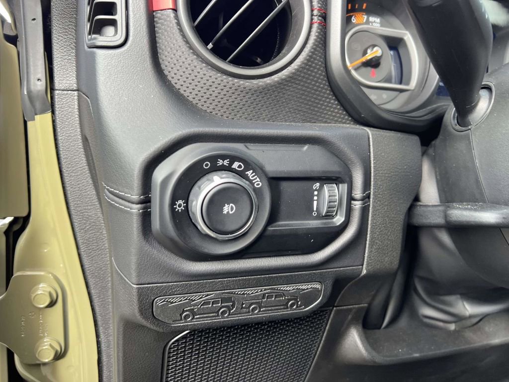 Used 2025 Jeep Wrangler Rubicon w/ XTREMEE 35" Tire Package image 21