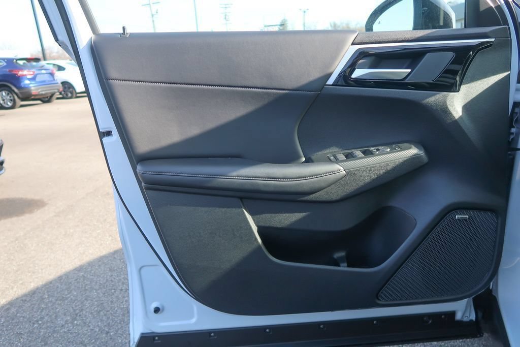 New 2026 Mitsubishi Outlander AWD image 25