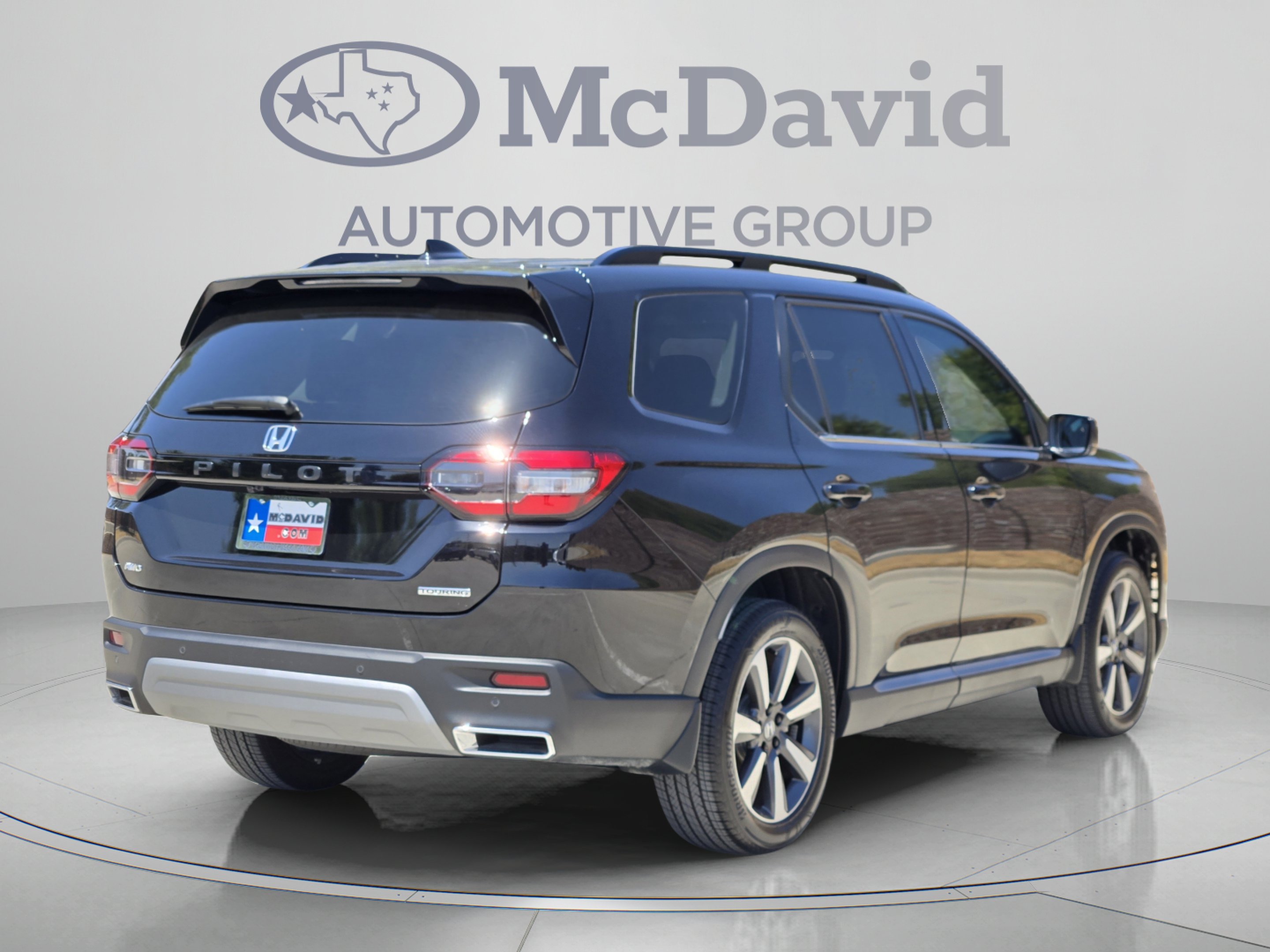 Certified 2025 Honda Pilot Touring image 6
