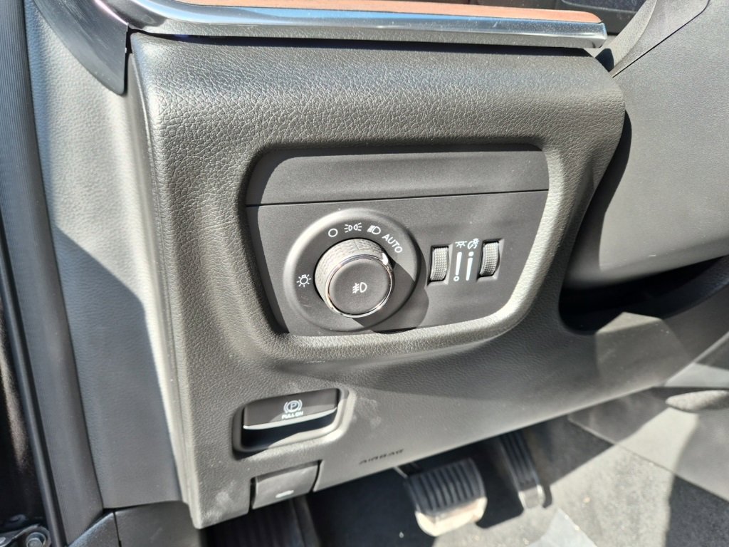 New 2025 Jeep Grand Cherokee L Summit image 23