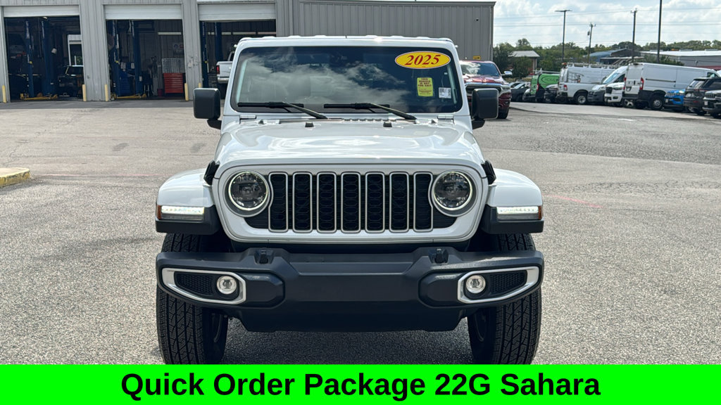 Used 2025 Jeep Wrangler Unlimited Sahara AWD/4WD image 2