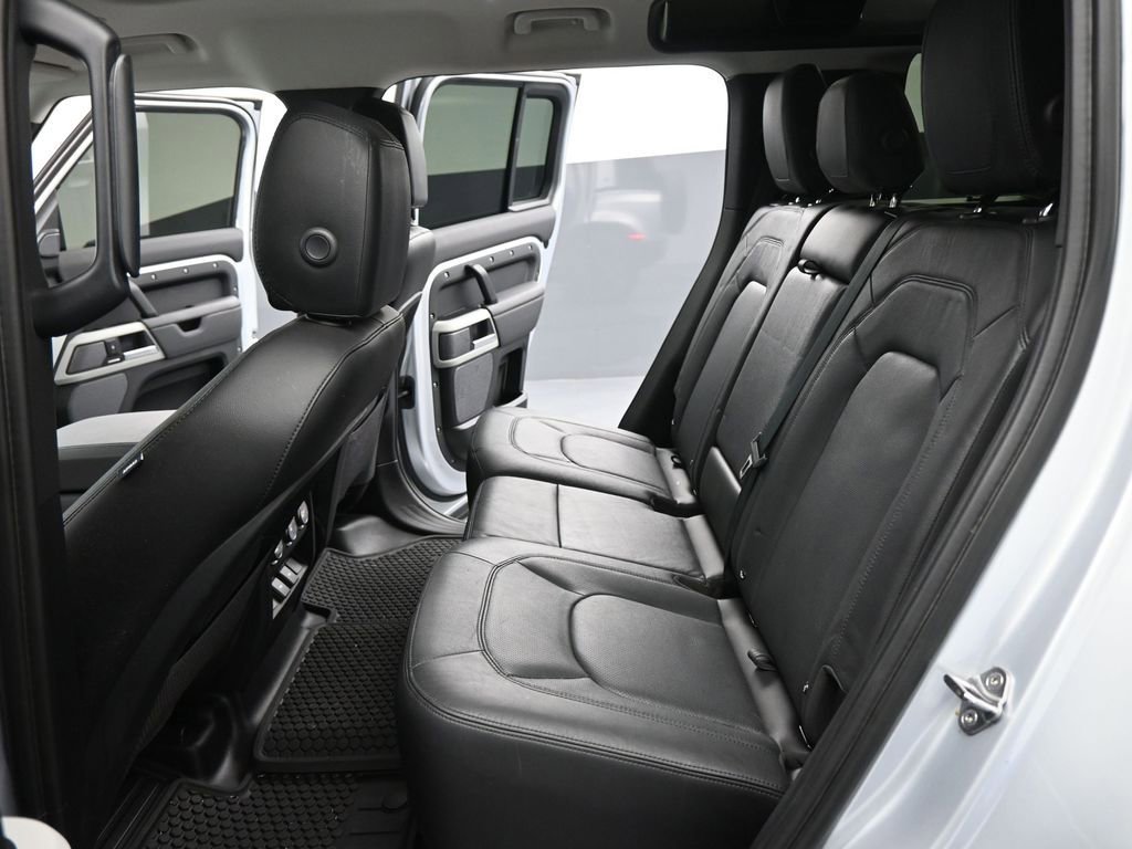 Used 2024 Land Rover Defender 110 S image 20