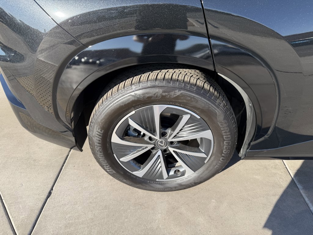 Used 2023 Lexus RZ 450e Premium image 15