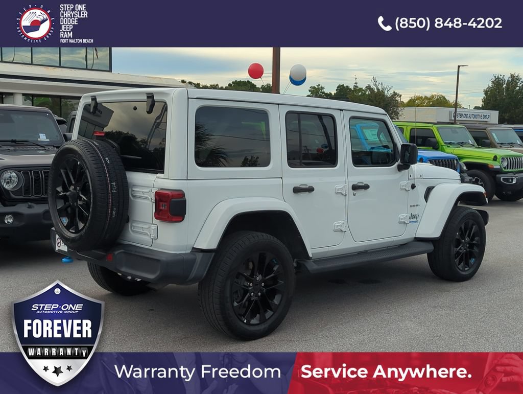 Used 2022 Jeep Wrangler Unlimited Sahara AWD/4WD image 6