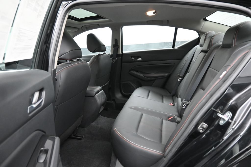 Used 2025 Nissan Altima 2.5 SR w/ SR Premium Package FWD image 26