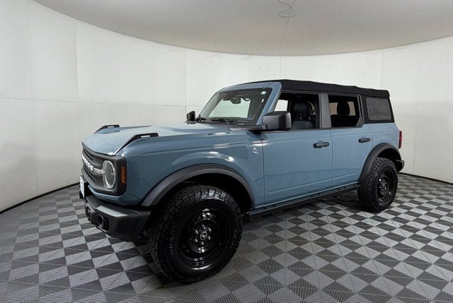 Used 2023 Ford Bronco Black Diamond image 2