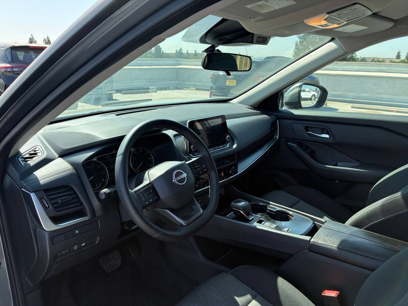 Used 2026 Nissan Rogue SV FWD image 36