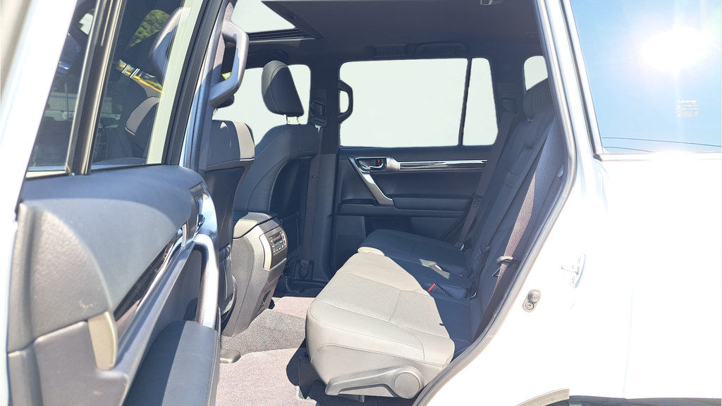 Used 2023 Lexus GX 460 Premium w/ Premium Package AWD/4WD image 24