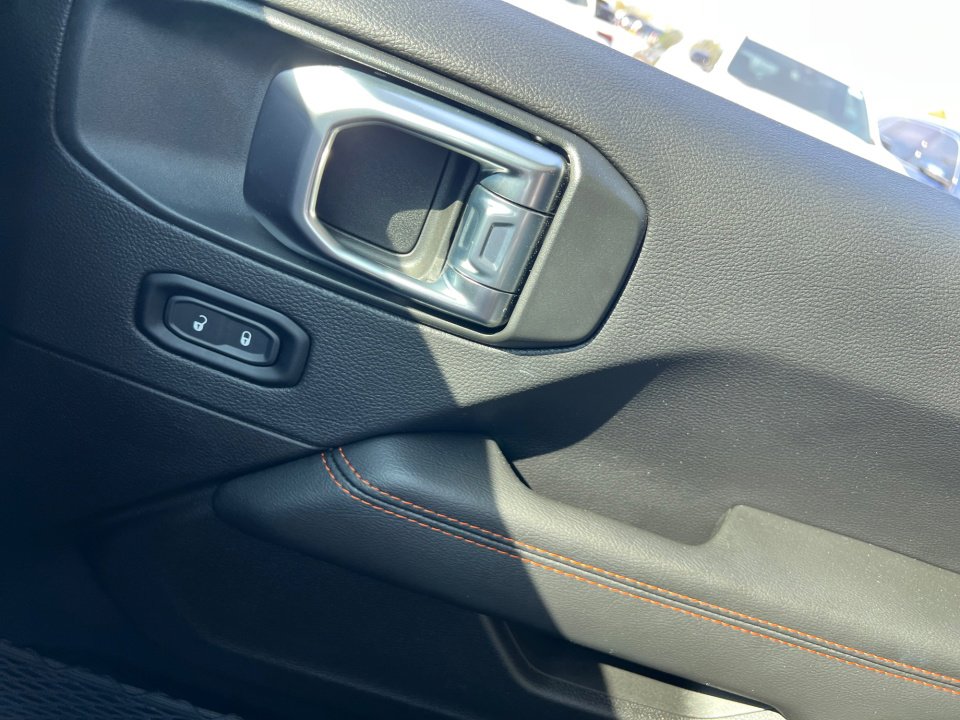 Used 2023 Jeep Gladiator Mojave w/ Cold Weather Group image 32