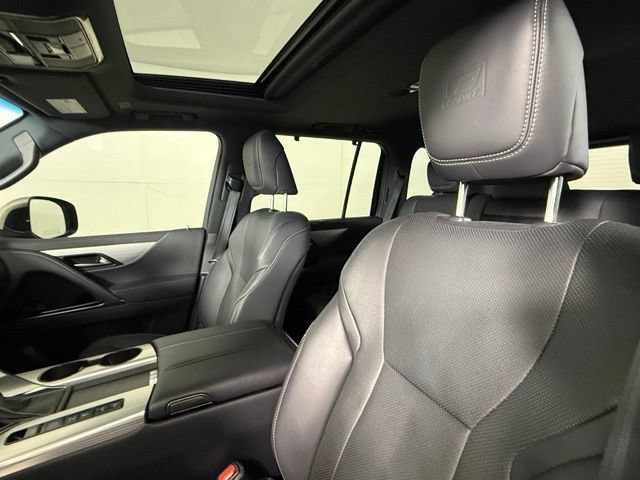 Used 2023 Lexus LX 600 F Sport w/ Accessory Package (Z1) AWD/4WD image 16