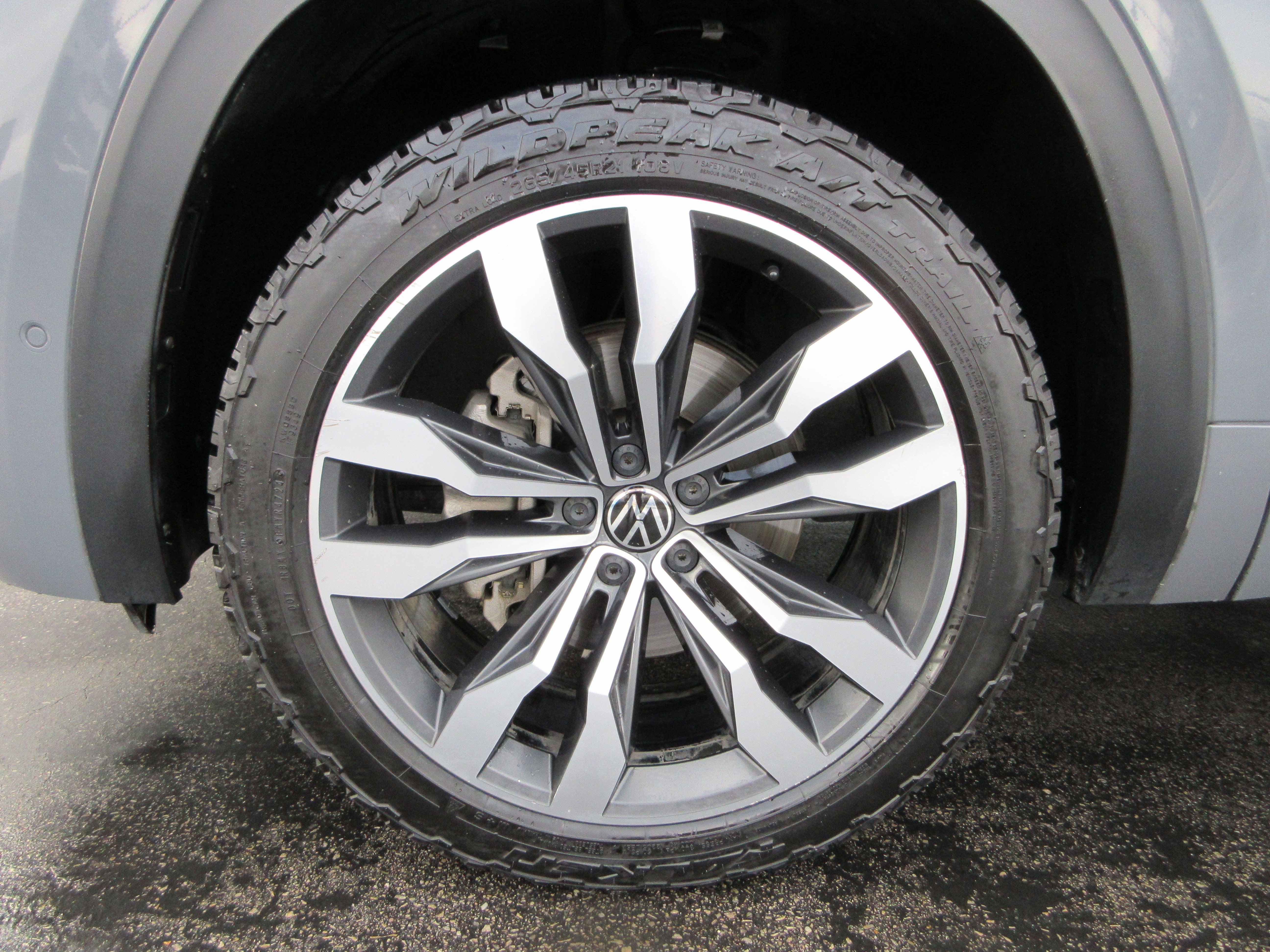 Used 2022 Volkswagen Atlas Cross Sport SEL Premium R-Line image 56