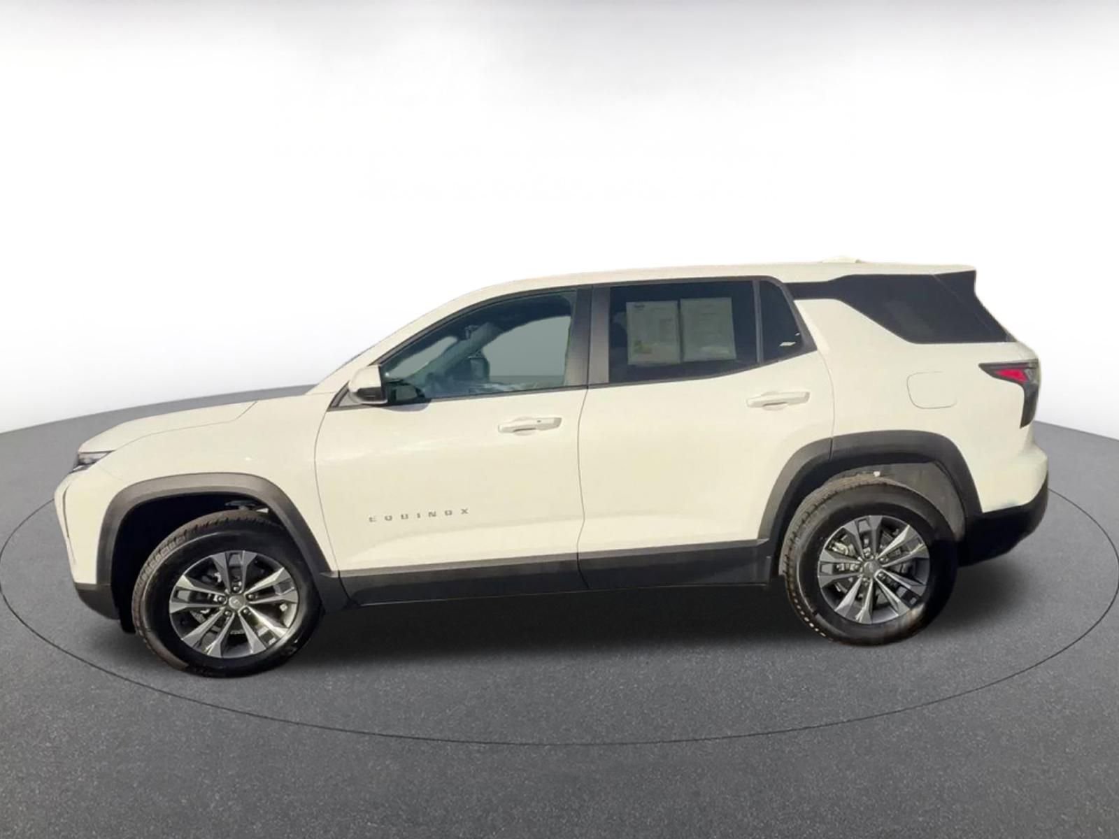 Used 2025 Chevrolet Equinox LT image 9