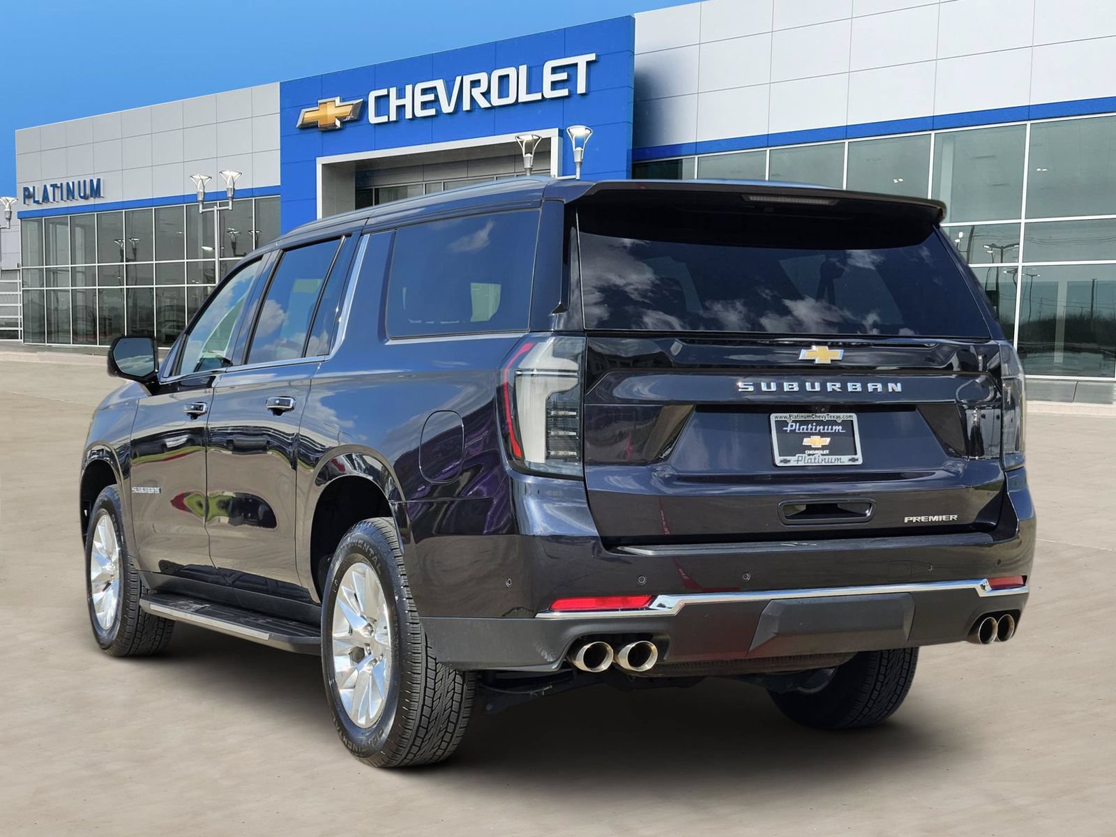 Certified 2025 Chevrolet Suburban Premier AWD/4WD image 4
