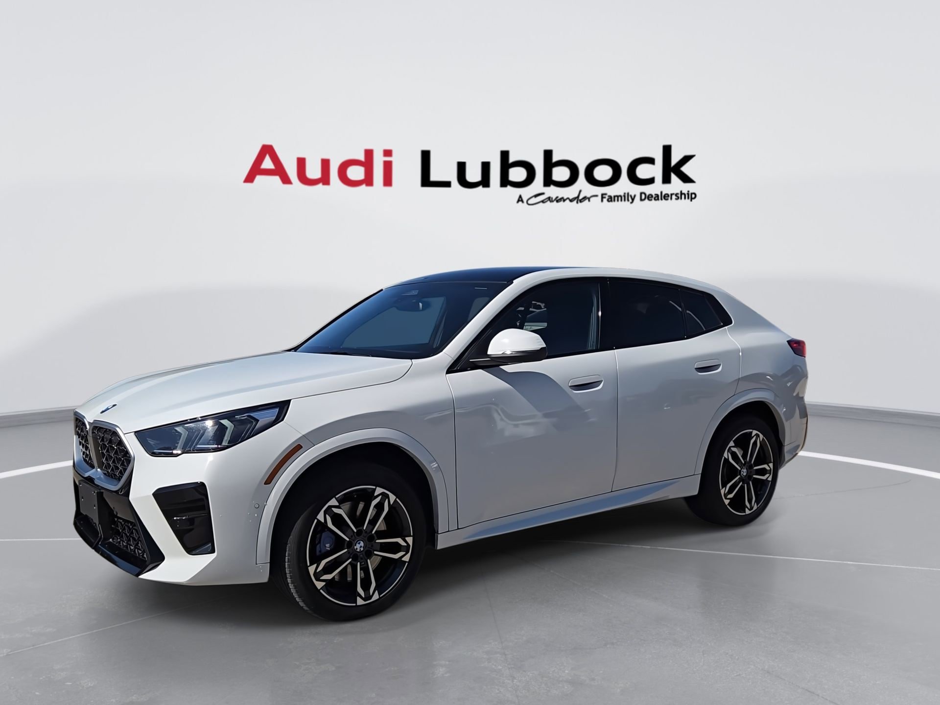 Used 2026 BMW X2 xDrive28i AWD/4WD image 4