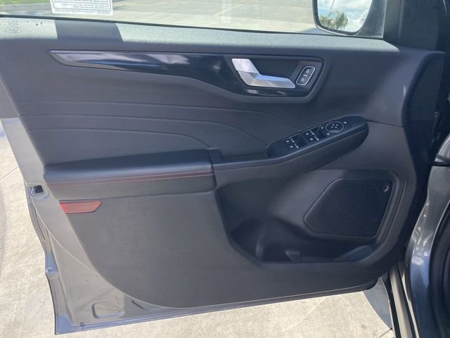 Used 2025 Ford Escape ST-Line FWD image 21