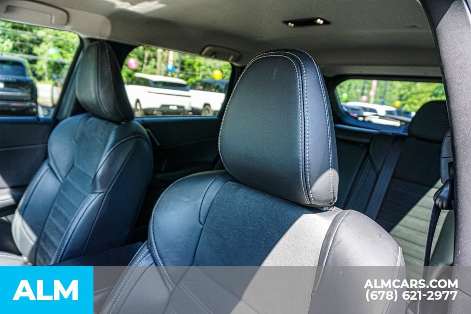 Used 2025 Mitsubishi Outlander SE FWD image 17