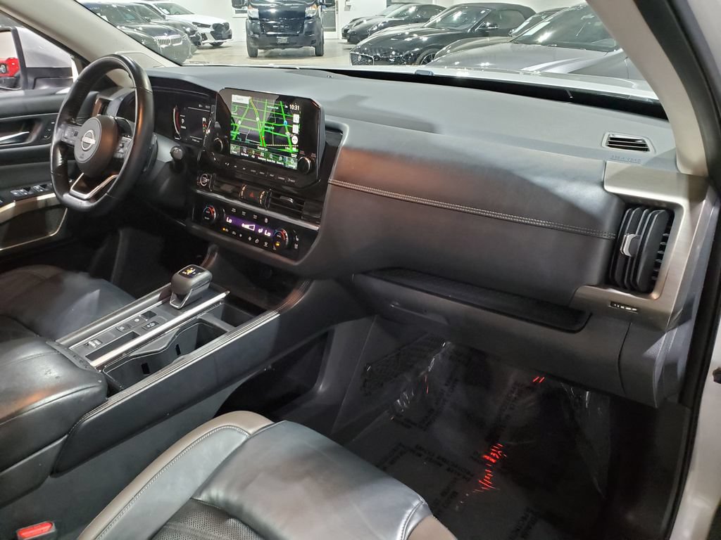 Used 2022 Nissan Pathfinder Platinum w/ Cargo Package FWD image 14