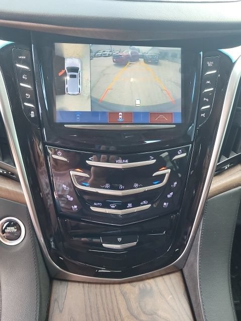 Used 2020 Cadillac Escalade Luxury AWD/4WD image 7
