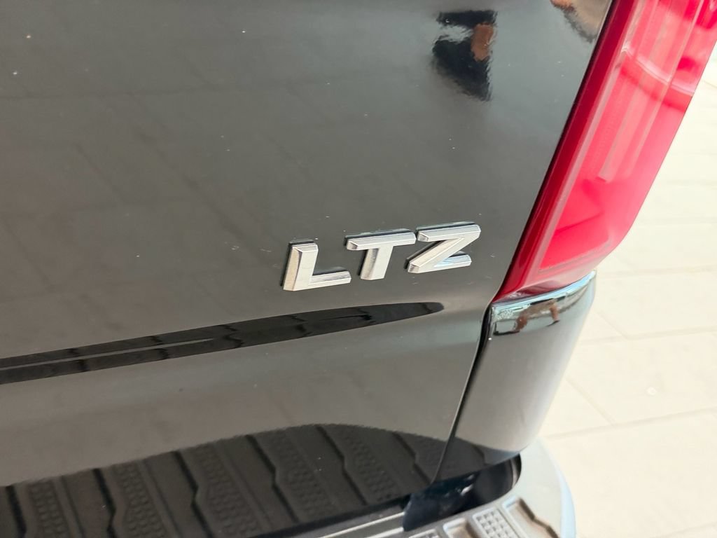 Used 2022 Chevrolet Silverado 1500 LTZ w/ LTZ Premium Package AWD/4WD image 14