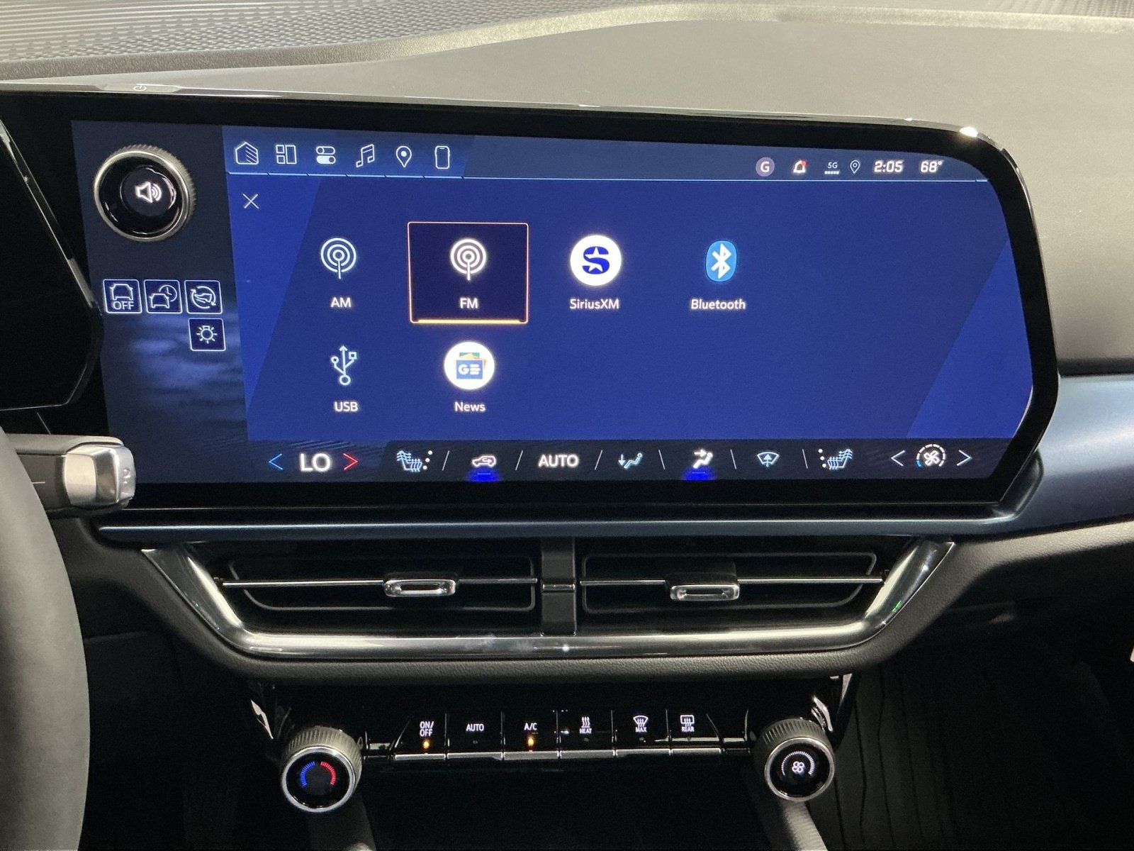 New 2026 Chevrolet Equinox EV LT FWD image 26