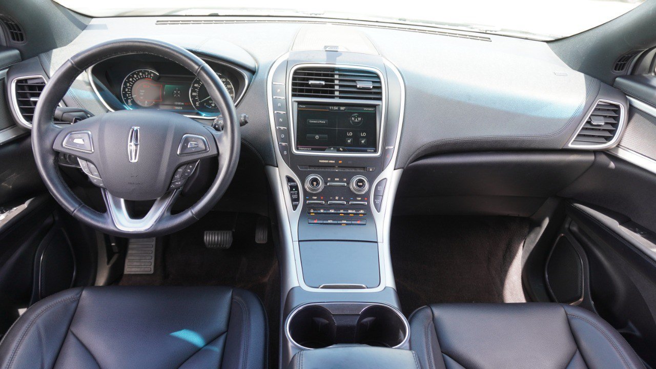 Used 2016 Lincoln MKX Premiere w/ Cargo Accessories Package FWD image 27