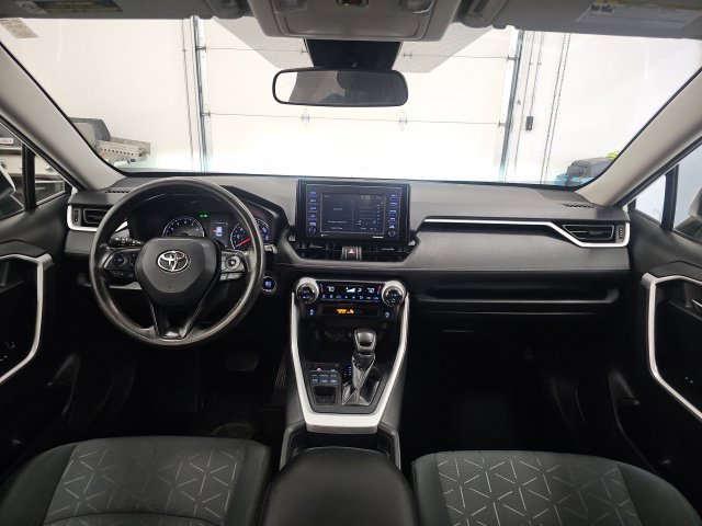 Used 2021 Toyota RAV4 XLE AWD/4WD image 30