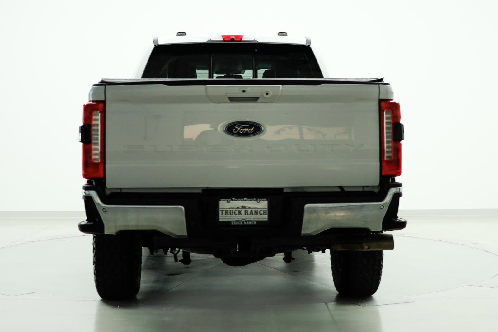 Used 2023 Ford F350 Lariat image 6