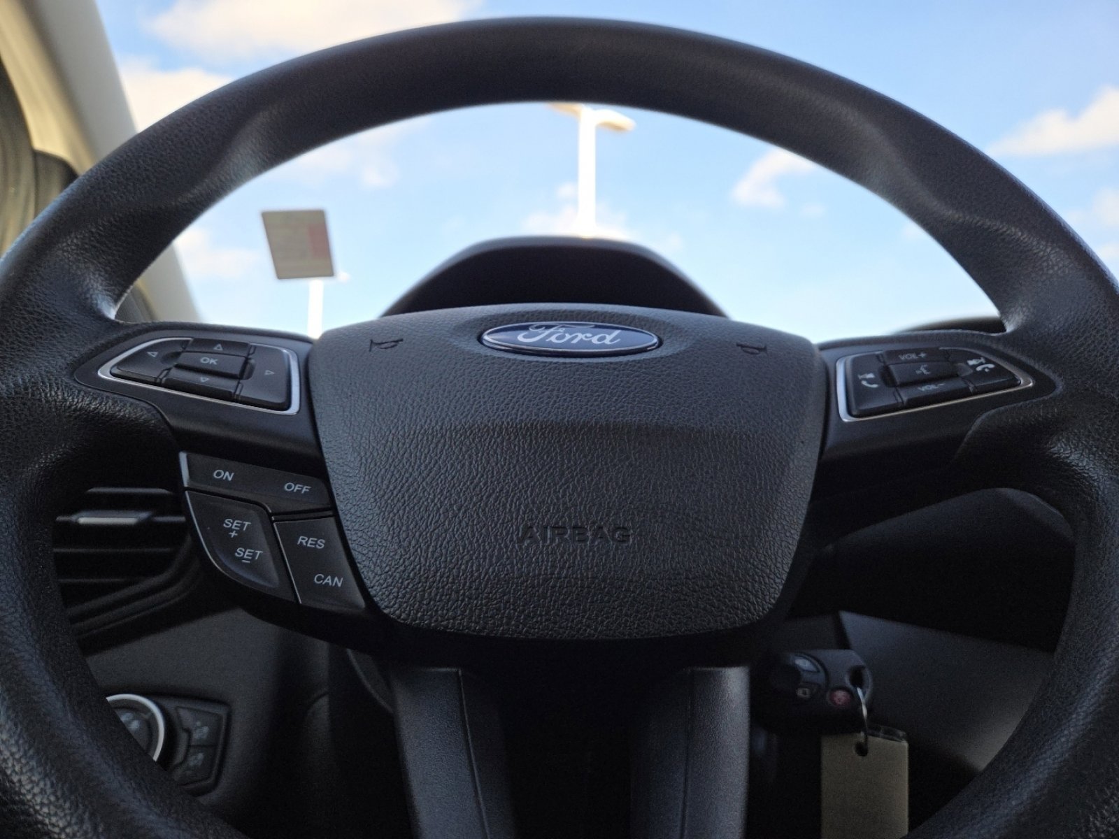 Used 2018 Ford Escape SE image 25