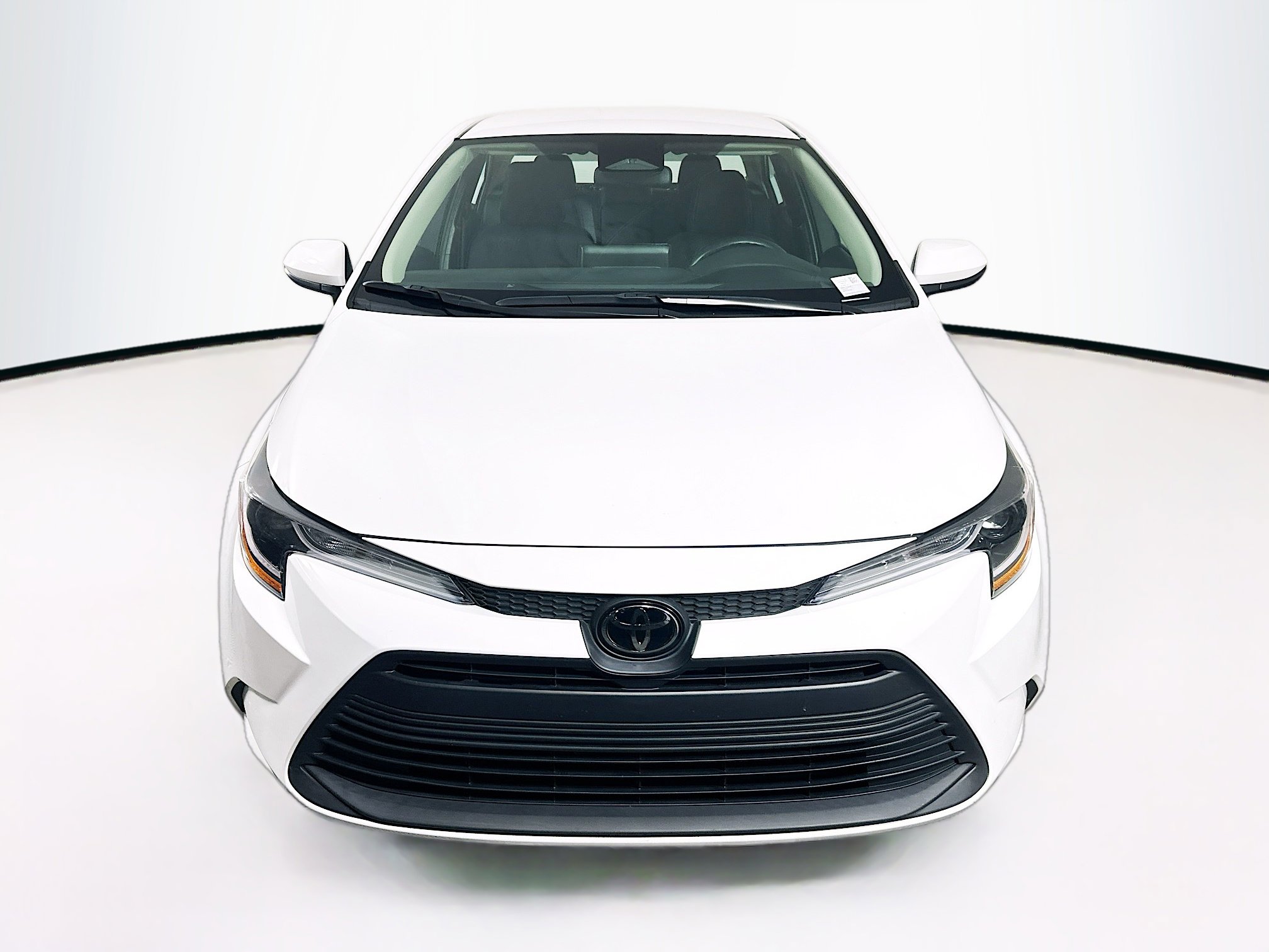 Used 2023 Toyota Corolla LE image 2