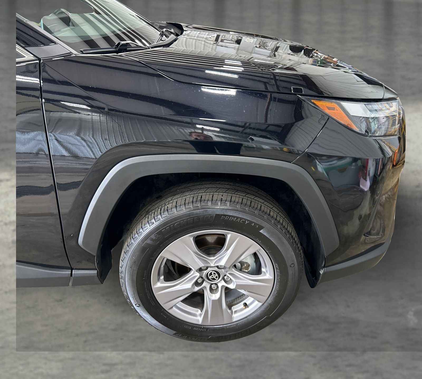 Used 2025 Toyota RAV4 XLE FWD image 22