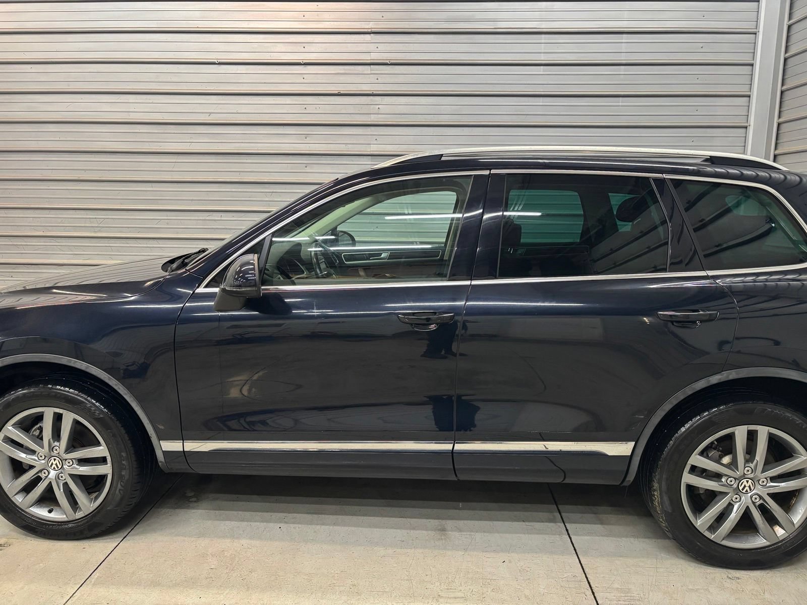 Used 2015 Volkswagen Touareg VR6 AWD/4WD image 7