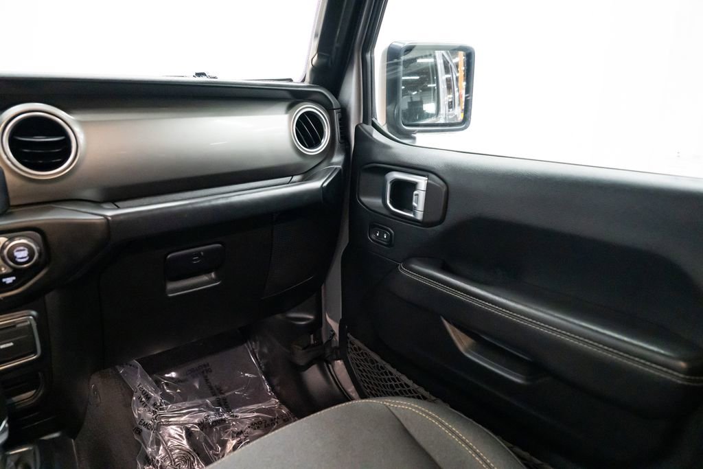 Used 2020 Jeep Wrangler Unlimited Sahara image 10