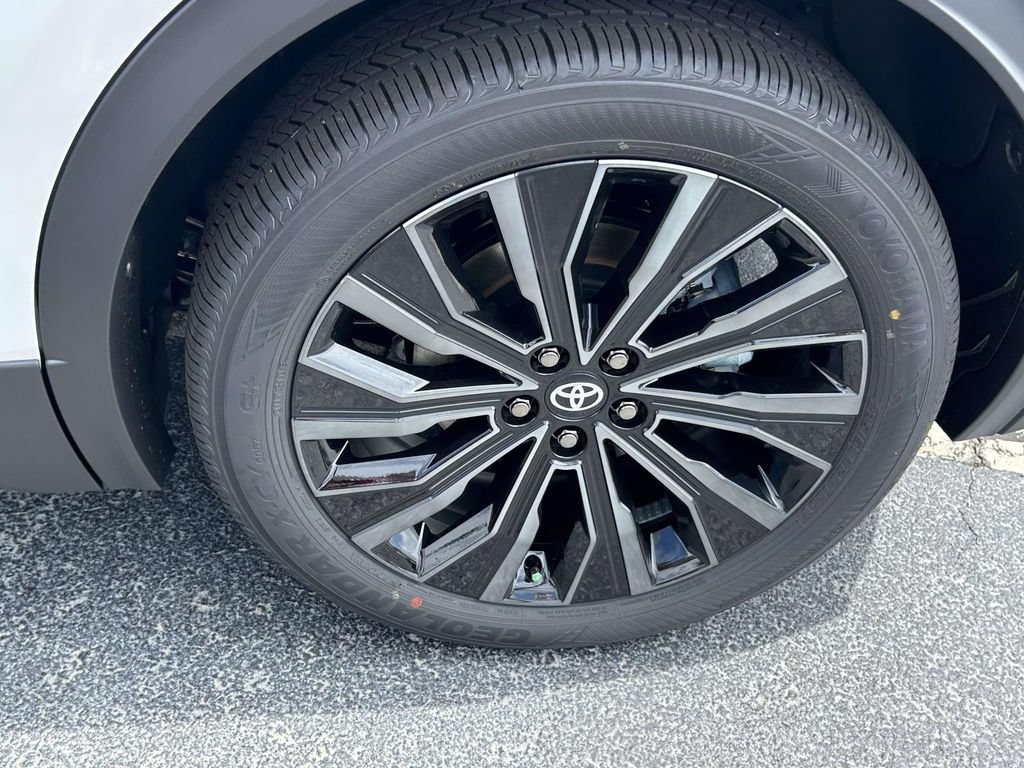 New 2026 Toyota C-HR AWD/4WD image 9