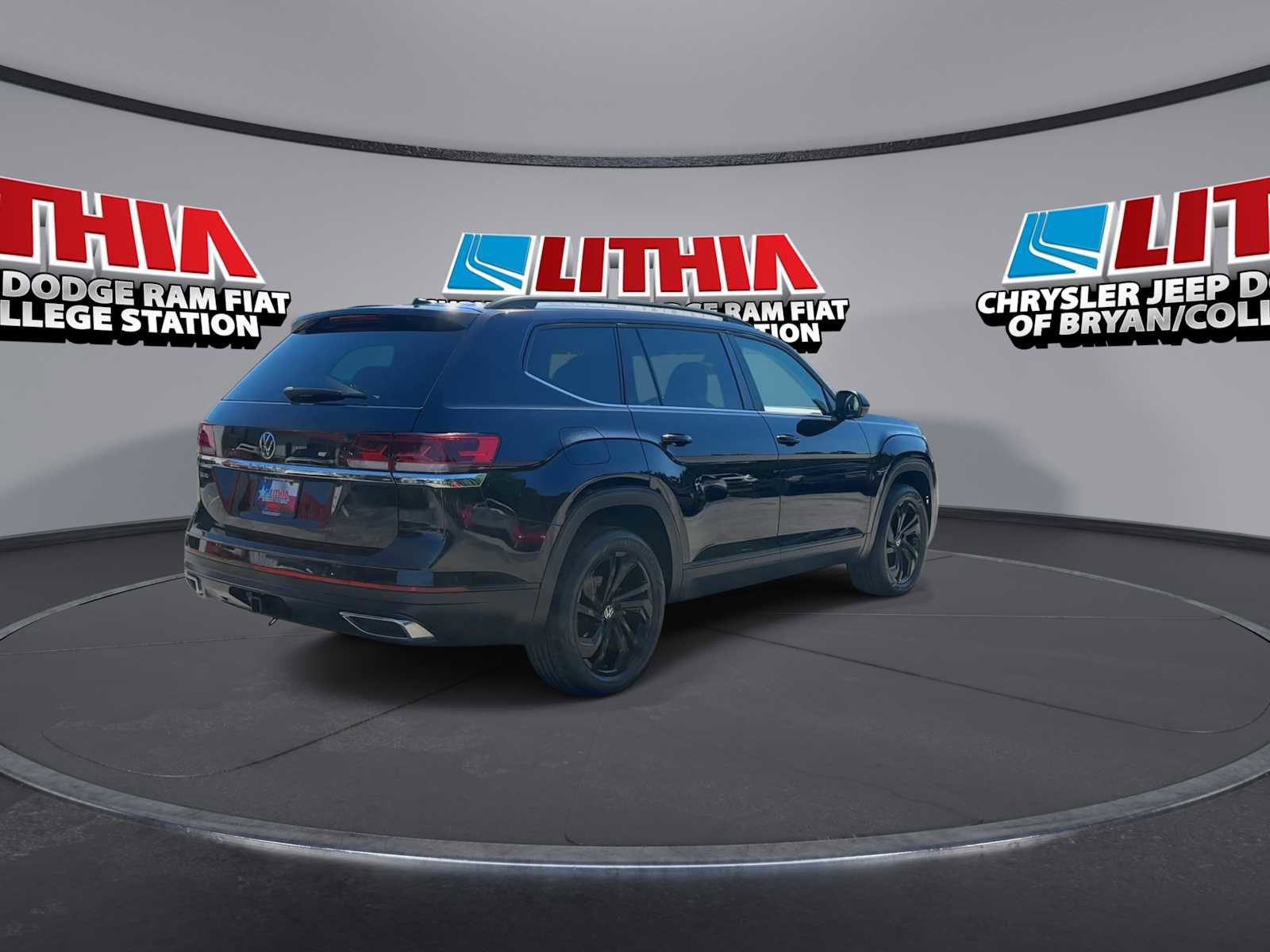 Used 2022 Volkswagen Atlas SE w/ Black Wheel Package FWD image 8