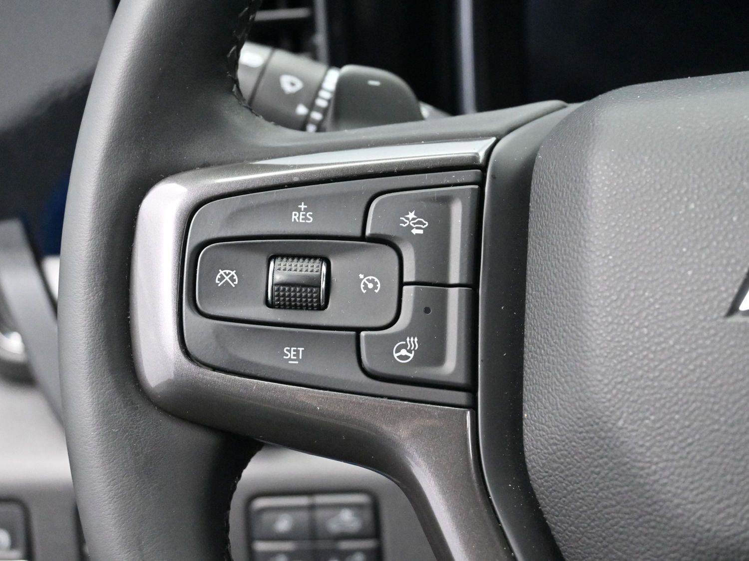 Used 2025 Chevrolet Silverado 1500 ZR2 w/ Technology Package image 18