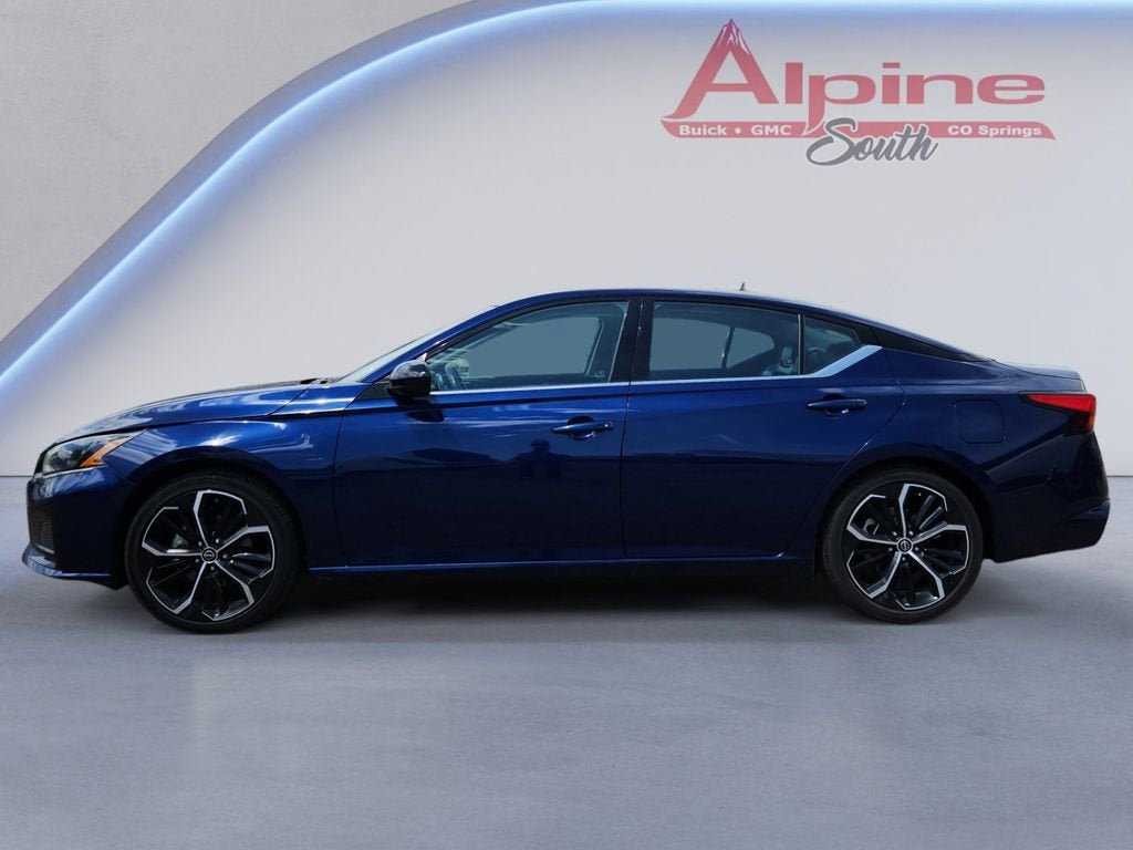 Used 2024 Nissan Altima 2.5 SR FWD image 2