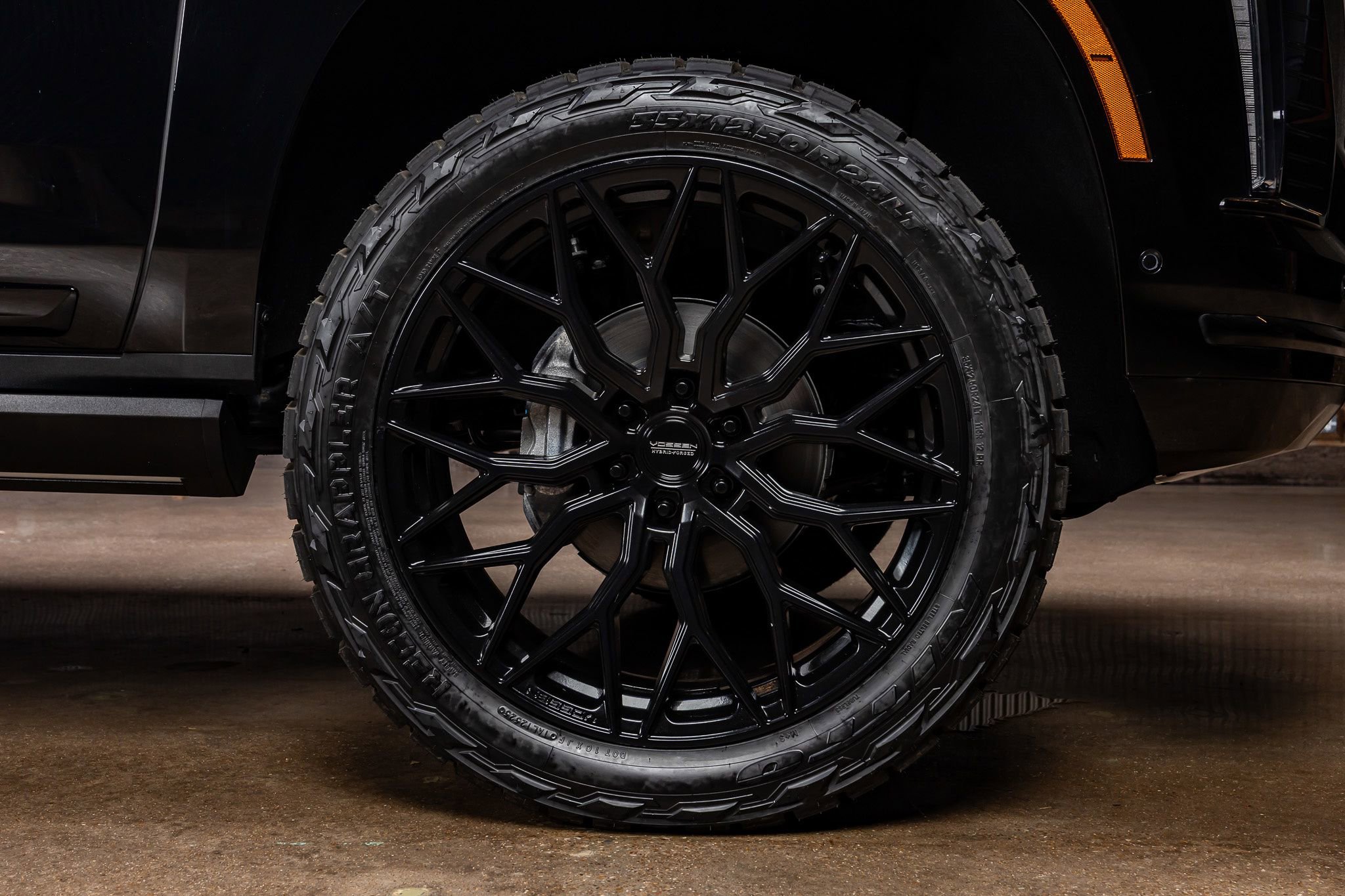 Used 2026 Cadillac Escalade Platinum Sport w/ LPO, ONYX Package image 12