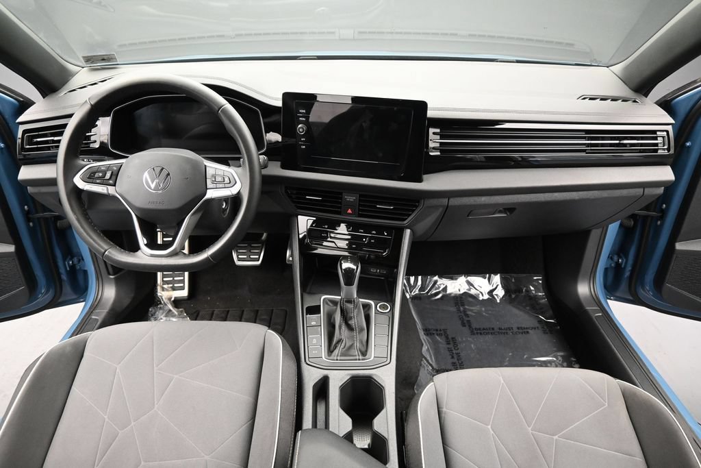 Used 2025 Volkswagen Jetta Sport FWD image 16
