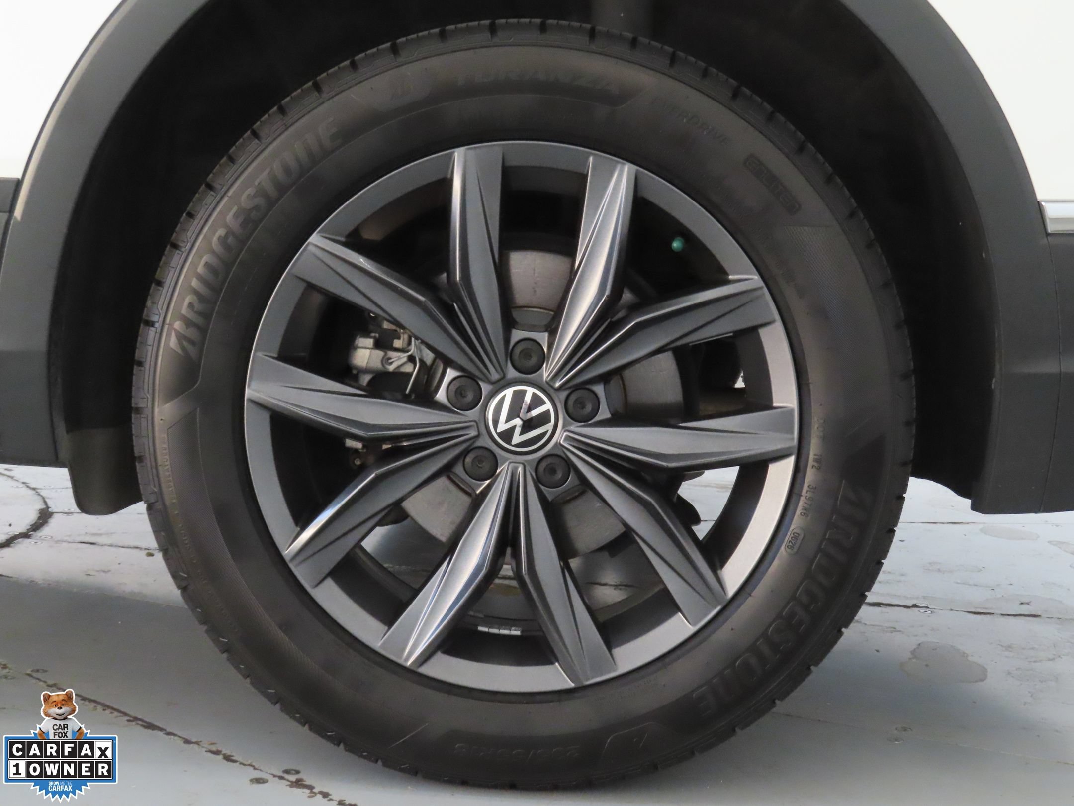 Certified 2022 Volkswagen Tiguan SE FWD image 29