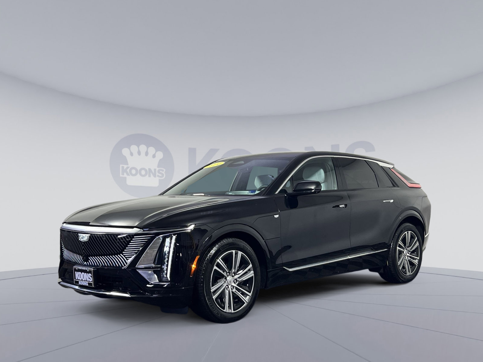 Used 2024 Cadillac Lyriq Luxury w/ LPO, Floor Liner Package AWD/4WD image 1