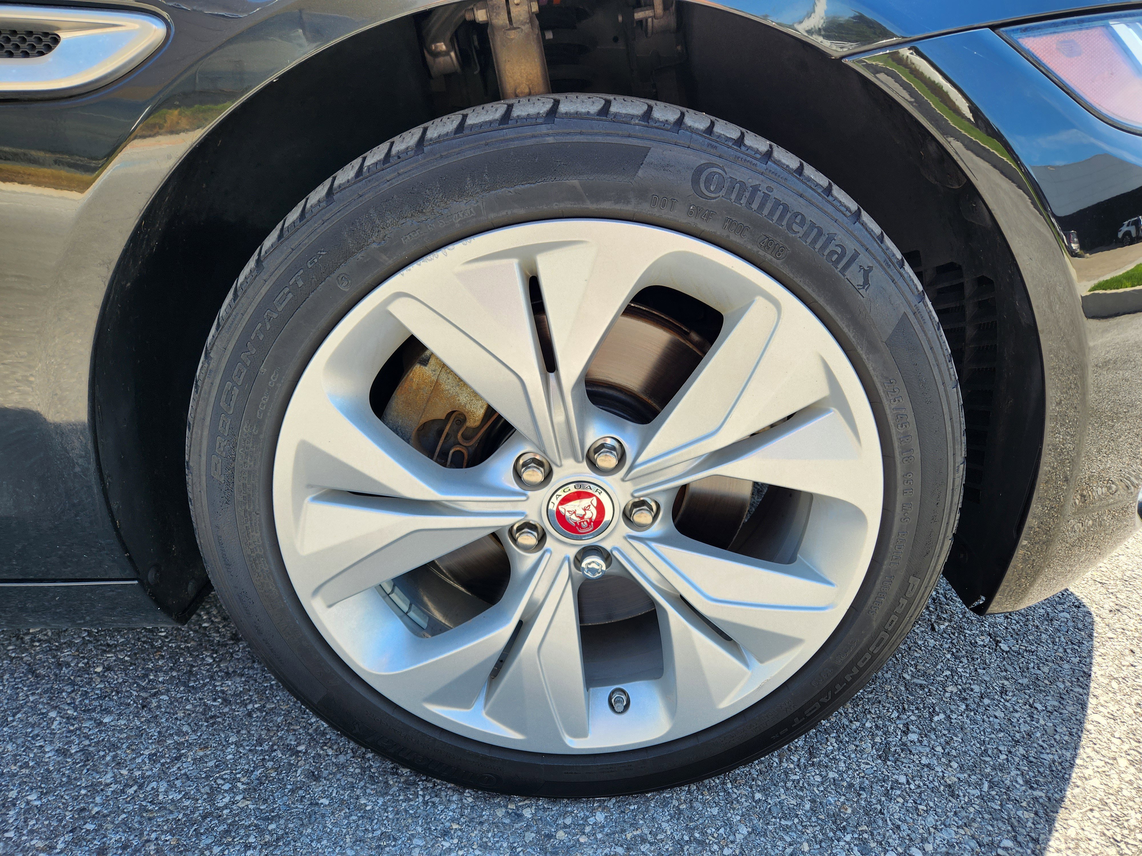 Used 2020 Jaguar XE S AWD/4WD image 7