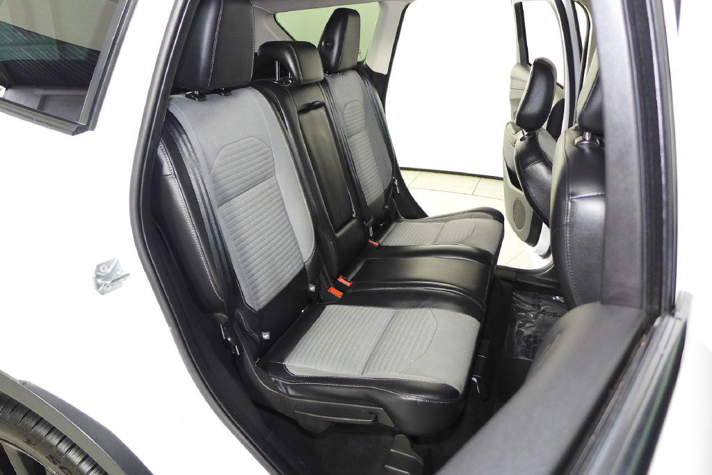 Used 2019 Ford Escape SE FWD image 19