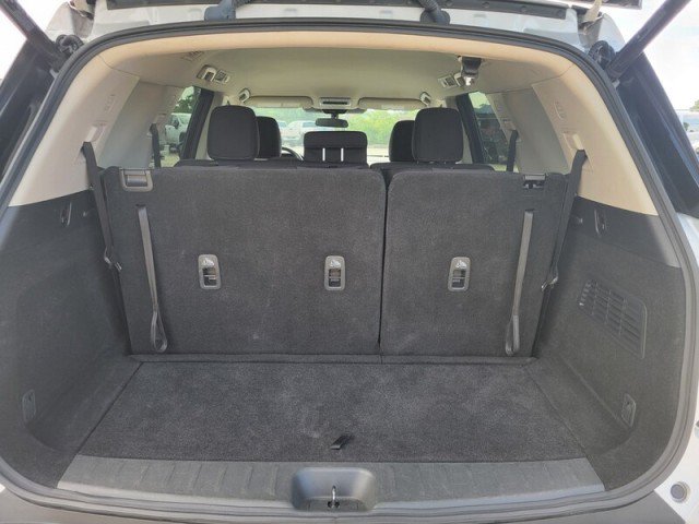 Used 2025 Nissan Pathfinder SV FWD image 7