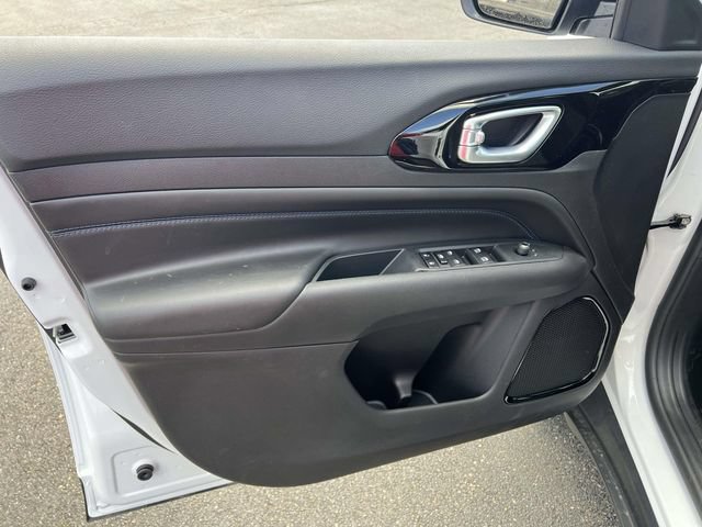 New 2026 Jeep Compass Latitude AWD/4WD image 12