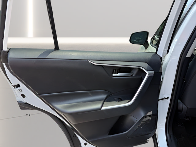 Used 2019 Toyota RAV4 XLE AWD/4WD image 25